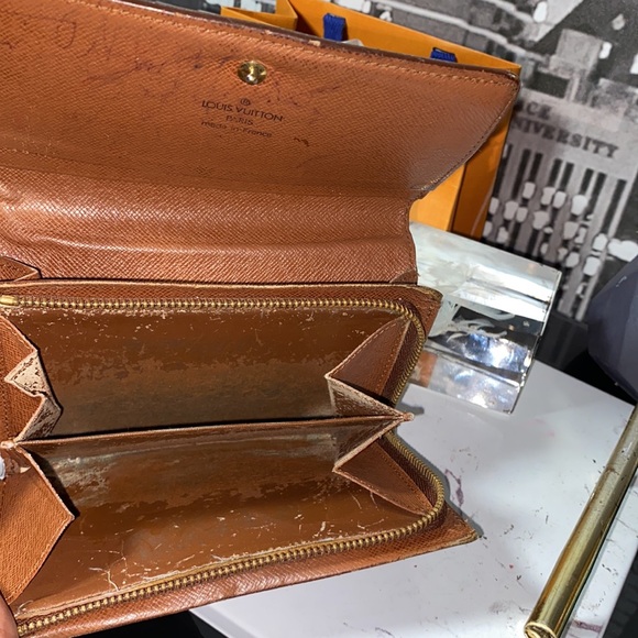 Authentic Louis Vuitton Monogram Bifold Zippy Wallet - Picture 10 of 10